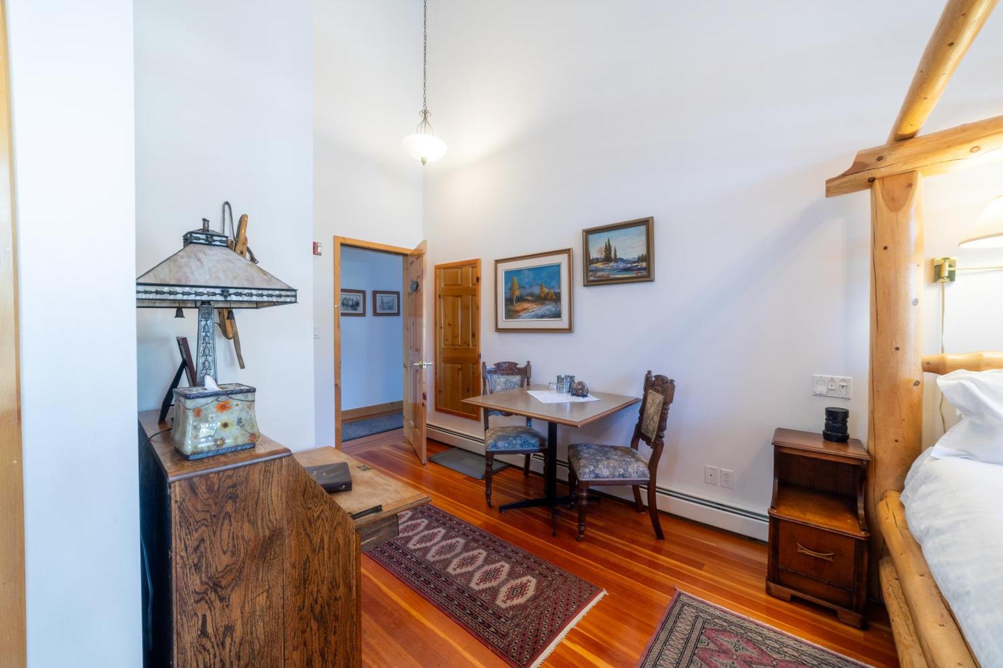 Beaujolais Boutique B&B At Thea'S House Banff Buitenkant foto