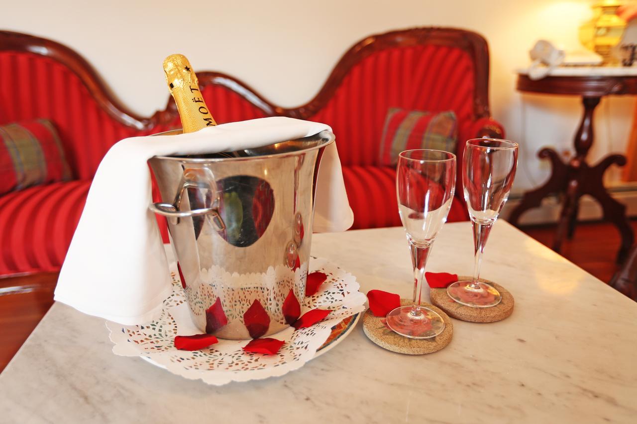 Beaujolais Boutique B&B At Thea'S House Banff Buitenkant foto