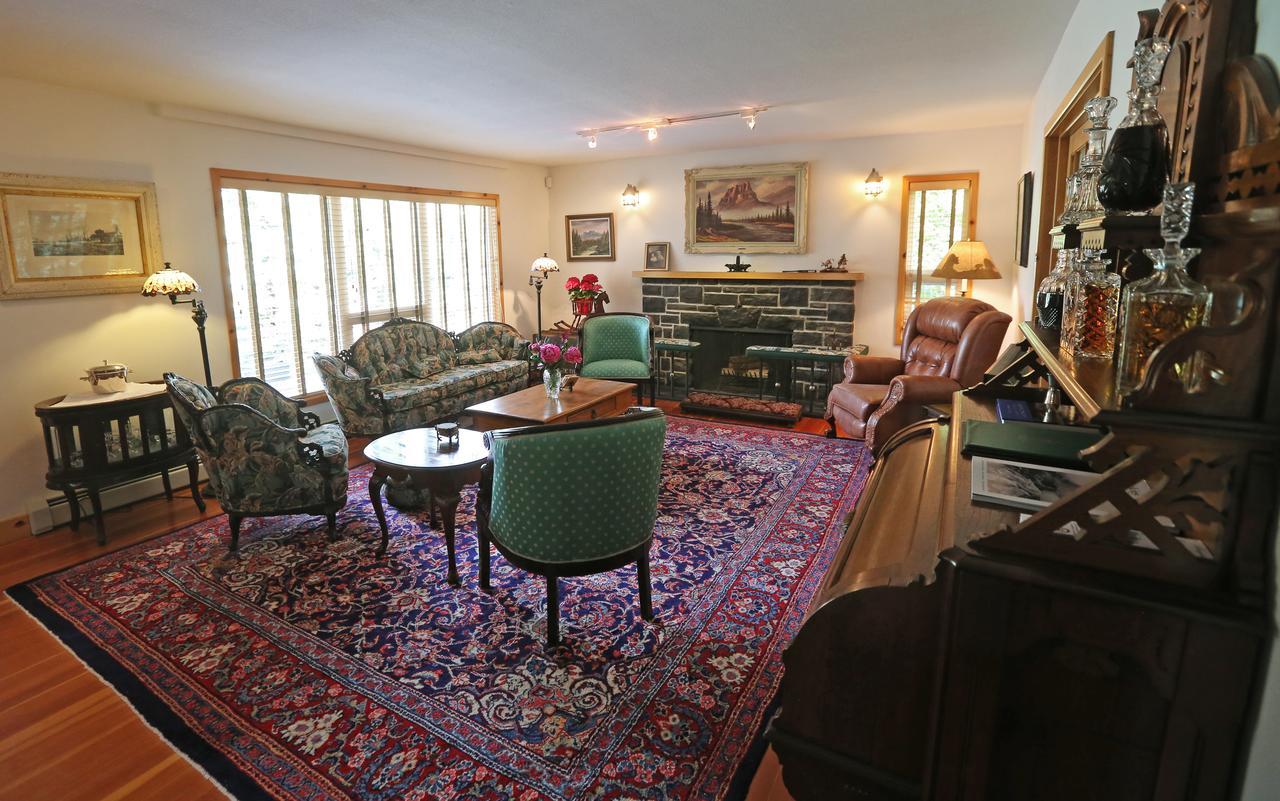 Beaujolais Boutique B&B At Thea'S House Banff Buitenkant foto